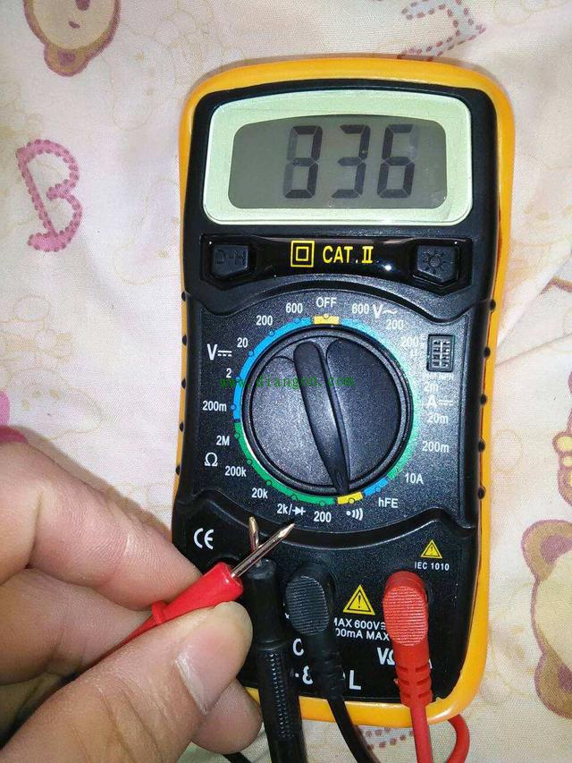 数字万用表怎么测量继电器的好坏
