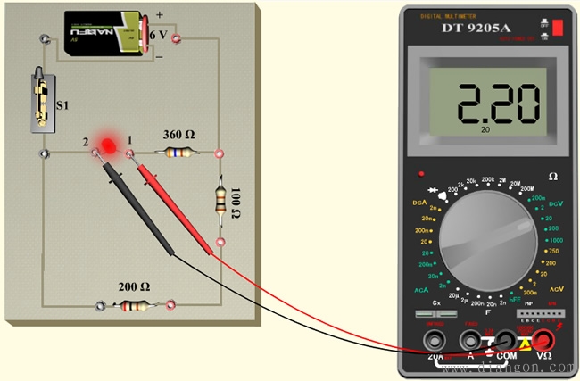 如何用数字万用表测量直流电压
